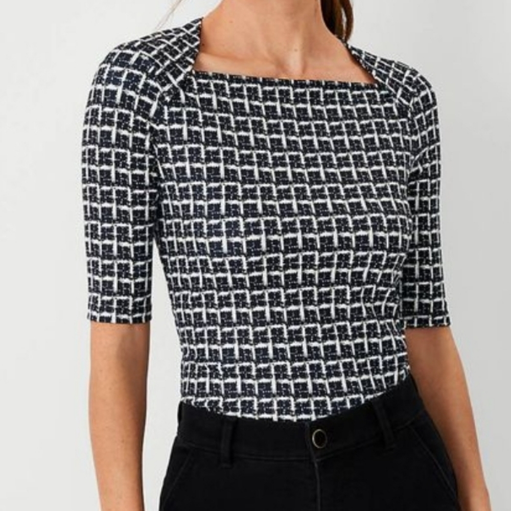 Ann Taylor Geo Refined Stretch Envelope Neck Top NWT size Small